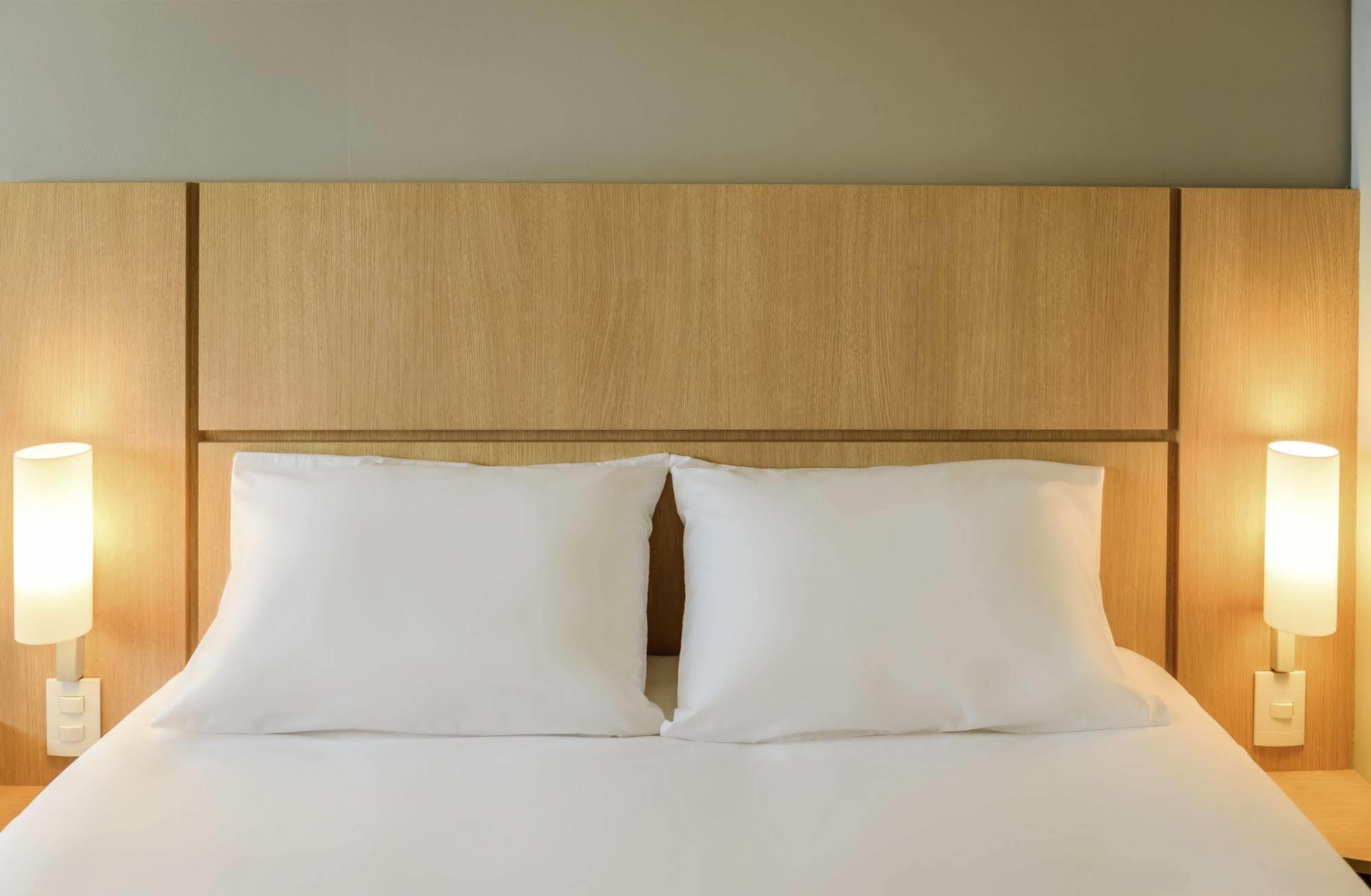 B&B Hotel Amiens Centre Cathedrale Екстериор снимка